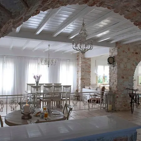 Villa Paros Sleeps 10 Pool T714101 *
